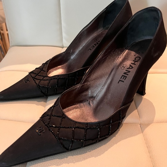 CHANEL Evening Shors - Picture 2 of 3